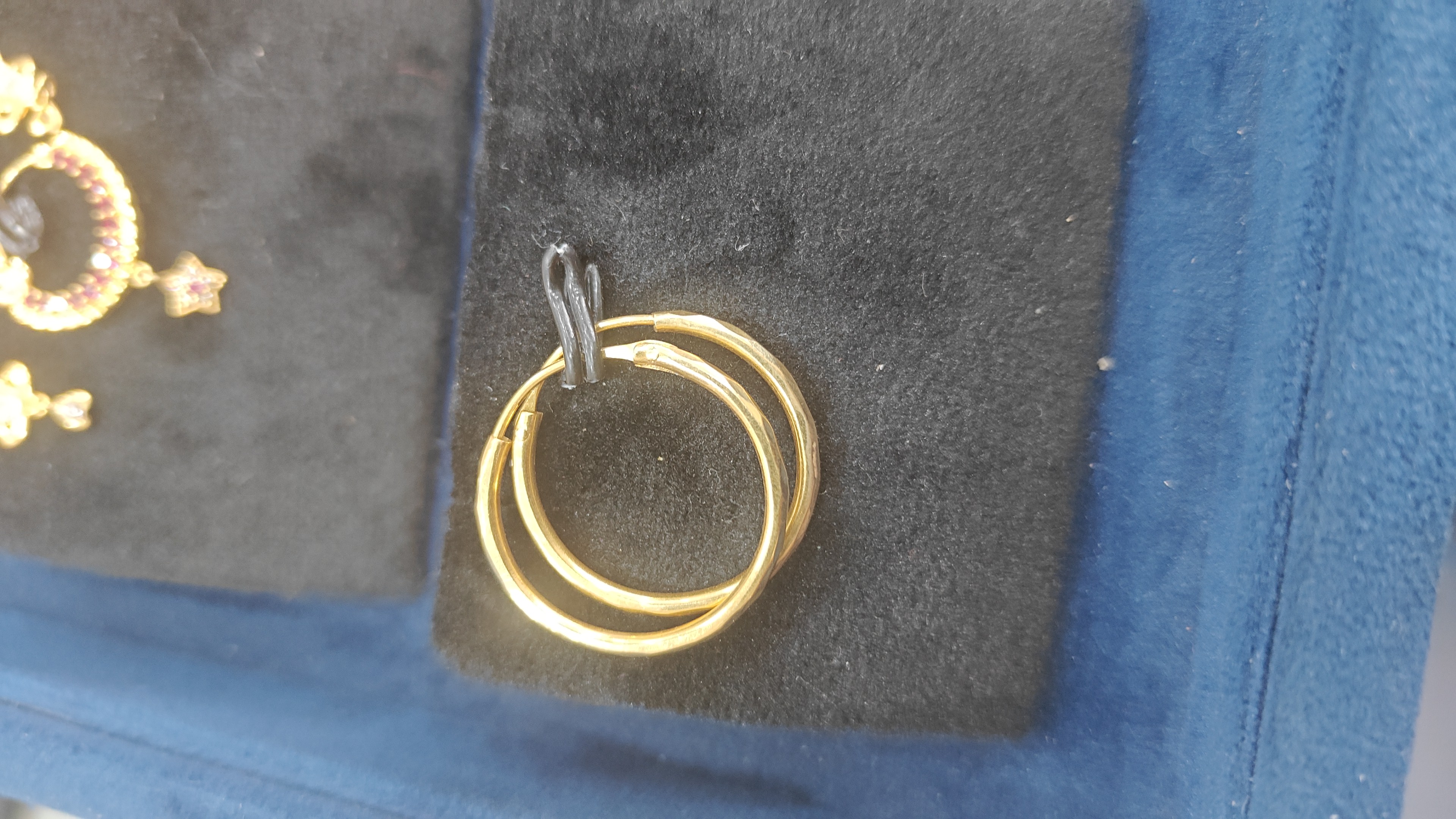 Jewellery in gold & silver